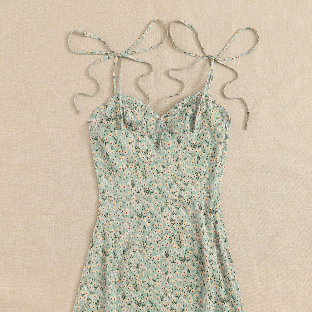 Knotted Shoulder Ruched Ditsy Floral Cami Dress